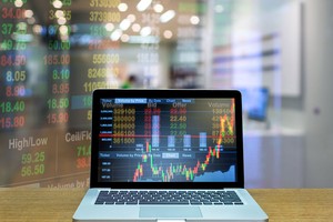 Góc nhìn kỹ thuật phiên giao dịch chứng khoán ngày 27/10: Vẫn đối diện với áp lực điều chỉnh